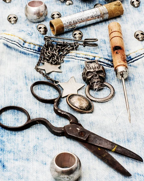 Outils de couture de travail couturière — Photo