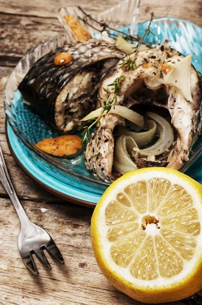 Pieza de pescado tostado fragante —  Fotos de Stock