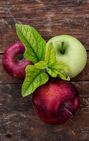 Зібраний урожай яблука — стокове фото