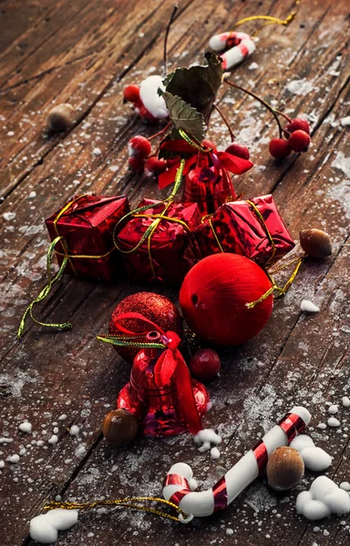 Decoraciones rojas de Navidad — Foto de Stock