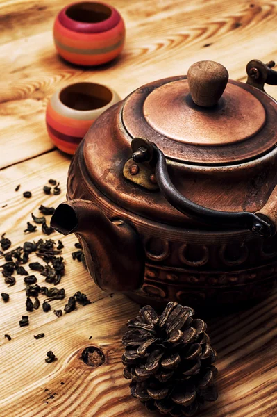 Miedź stary-dzbanek do herbaty i akcesoria — Zdjęcie stockowe