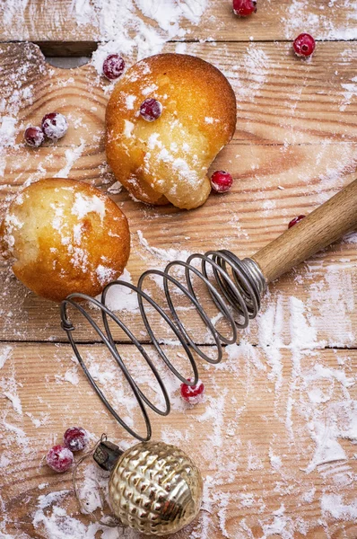 Muffin e decorazioni natalizie — Foto Stock