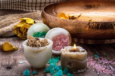 su ve Aksesuarları spa uygulamaları ile bronz kase