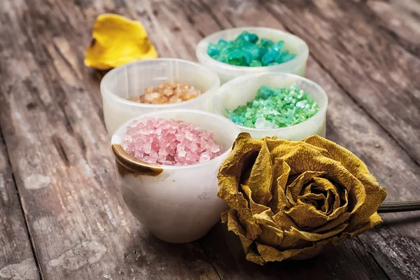 Jade stack flavored with sea salt for Spa treatments — Stok fotoğraf