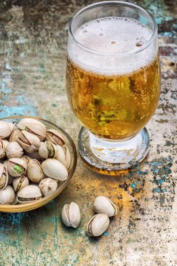 Bir bardak light bira.