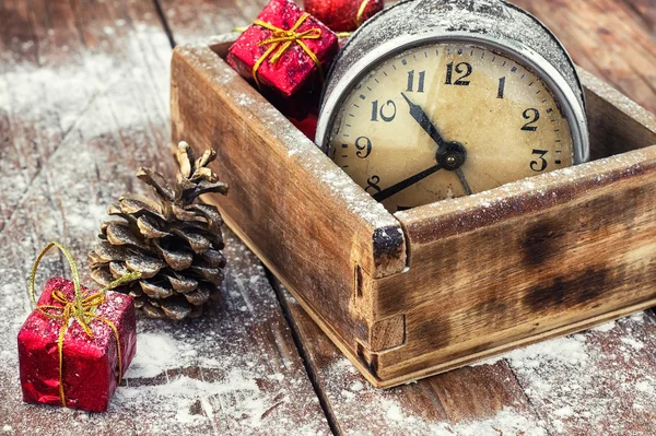 Retro arrangement for Christmas with an old alarm clock — Stock Photo, Image