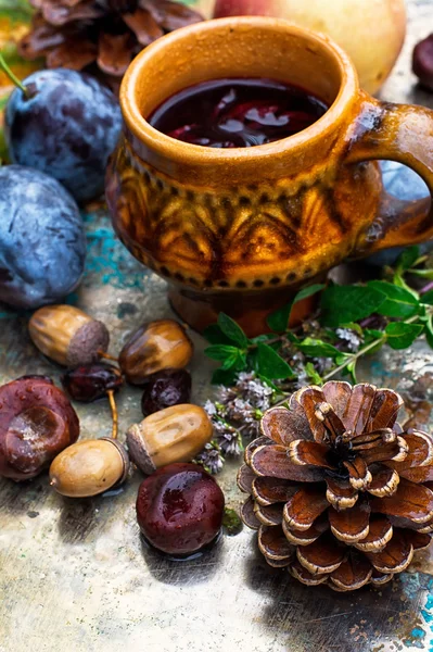 Autumn still life with tea. — Stock Photo, Image