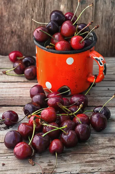 Pila de cerezas bayas —  Fotos de Stock