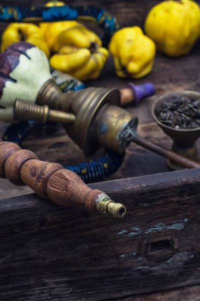 Hookah y membrillo . — Foto de Stock