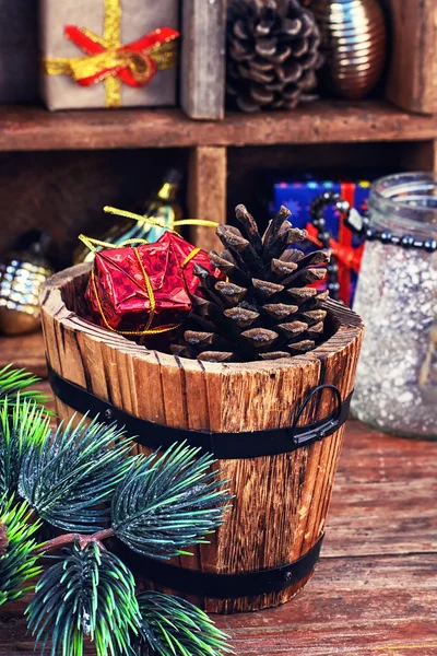 Weihnachtskomposition mit Baum — Stockfoto