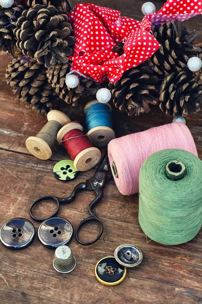 Making of Christmas wreath — Stock Photo, Image