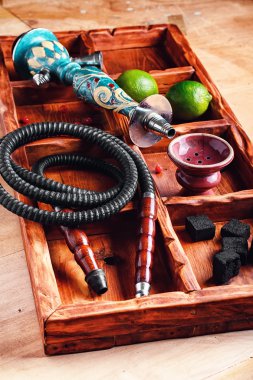 Nargile kümesi ve aksesuarları