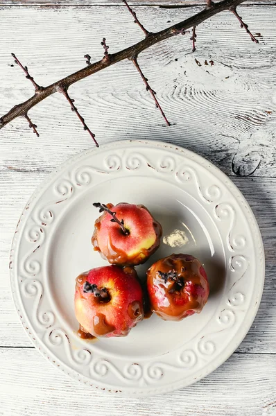 Sweetness from the apples in caramel — Stock Photo, Image