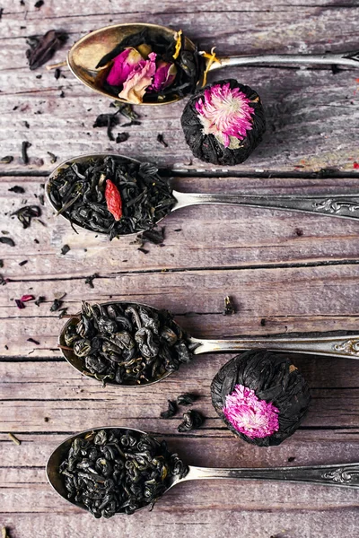 Цветущий чай со вкусом — стоковое фото