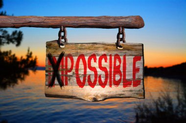 imkansız mümkün - bulanık adam ile eski ahşap üzerinde metin için