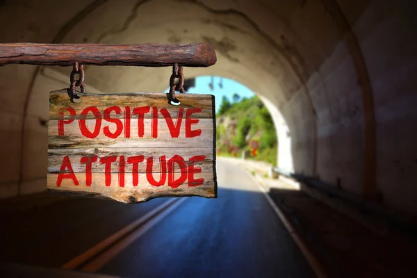 Atitude positiva sinal de frase motivacional — Fotografia de Stock