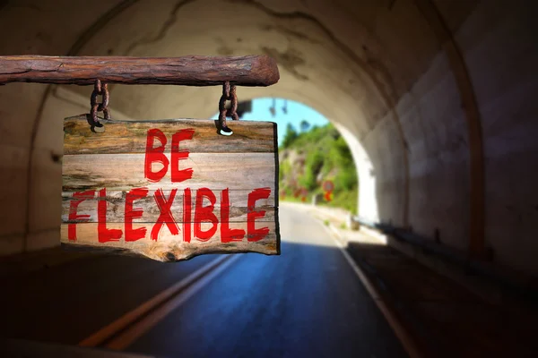 Vara flexibel motiverande fras tecken — Stockfoto