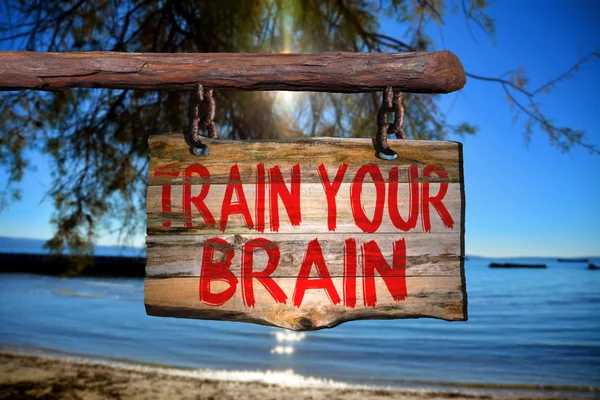Entrenar a su cerebro signo frase motivacional — Foto de Stock
