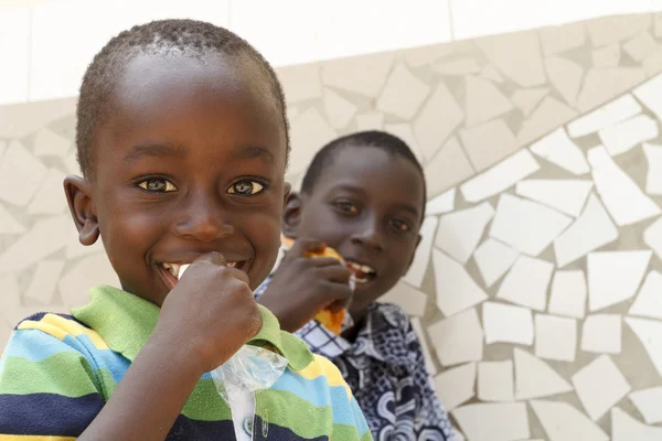 Parlak gözlü çocuklar