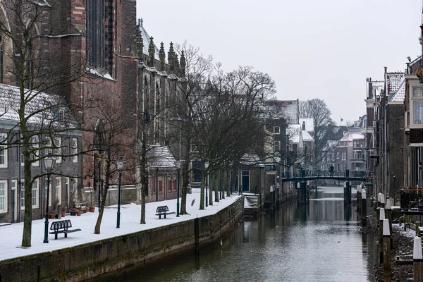 Catedral de Dordrecht en la nieve —  Fotos de Stock