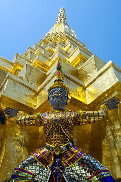 Figure in the Grand Palace in Bangkok — Stock Photo, Image