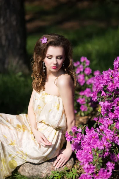 duygusal moda şık genç ve güzel kadın portresi