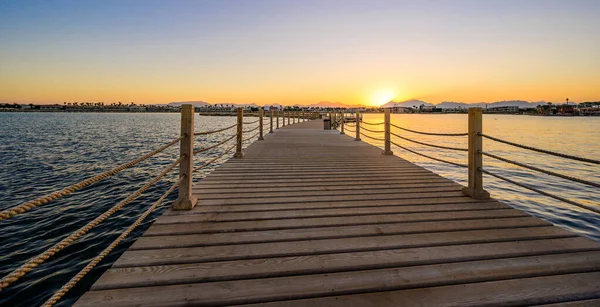 Houten Pier Aan Rode Zee Hurghada Bij Zonsondergang Uitzicht Promenade — Stockfoto