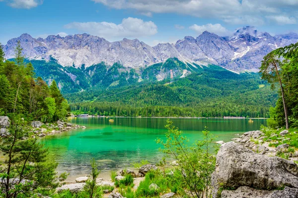 Der Eibsee Mit Der Zugspitze Hintergrund Schöne Landschaft Mit Paradiesischem — Stockfoto