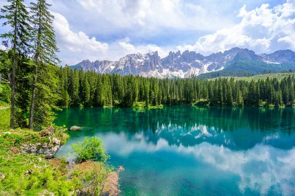 Paradiesische Landschaft Karersee Karersee Den Italienischen Dolomiten Latemar Provinz Bozen — Stockfoto