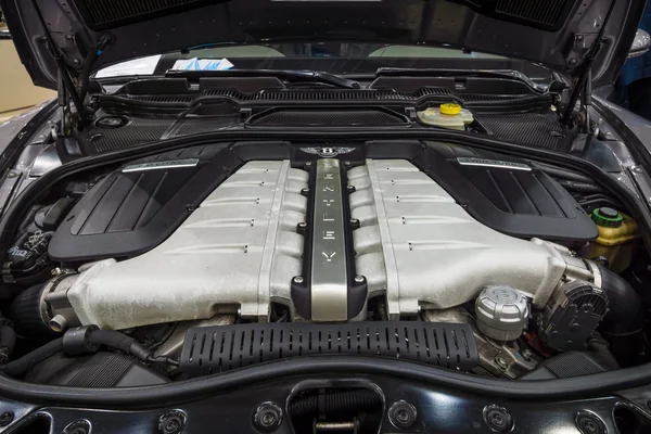 Engine of Bentley GT Speed Design, 2005. Close-up — Stock Photo, Image