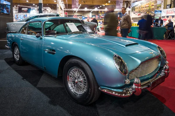 Grand tourer coupe Aston Martin DB5, 1964. — Stock fotografie