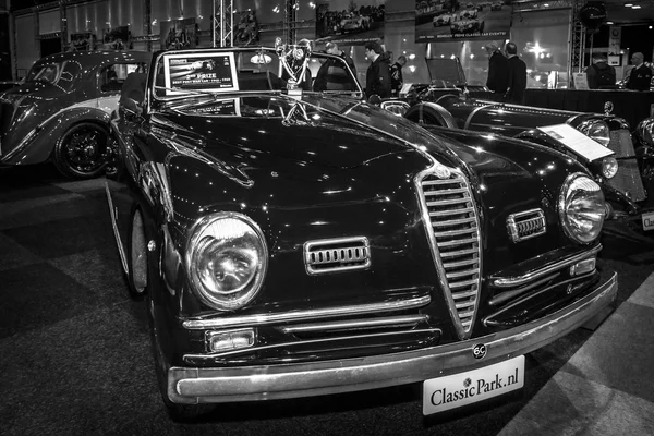 Sports car Alfa Romeo 6C 2500 SS Pinin Farina Cabriolet, 1947 — ストック写真