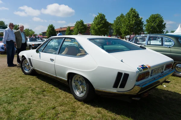 Paaren im Glien, Niemcy-19 maja: dwudrzwiowy Coupe ISO Rivolta Lele, widok z tyłu, "Oldtimer show" w Mafz, 19 maja 2013 w Paaren im Glien, Niemcy — Zdjęcie stockowe