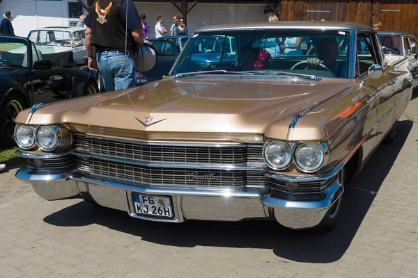 PAAREN IM GLIEN, GERMANIA - 19 MAGGIO: Auto di lusso Cadillac Coupe de Ville, "The oldtimer show" in MAFZ, 19 maggio 2013 in Paaren im Glien, Germania — Foto Stock