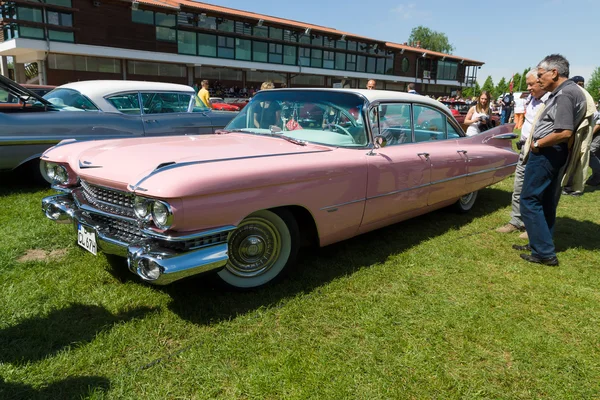 PAAREN IM GLIEN, GERMANY - MAY 19: The full-size luxury car Cadillac Sedan de Ville, 1959, "The oldtimer show" in MAFZ, May 19, 2013 in Paaren im Glien, Germany — Stock Photo, Image