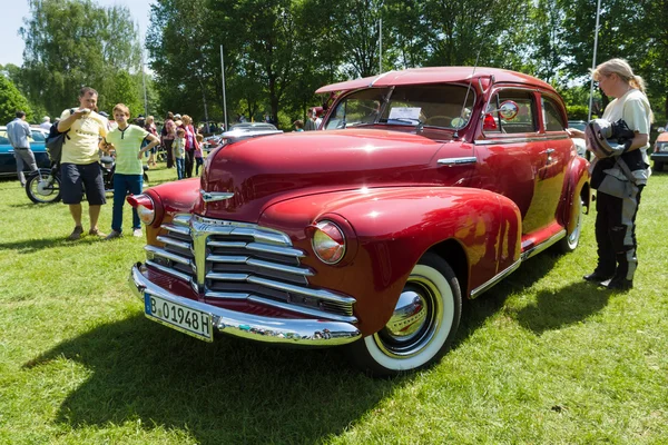 PAAREN IM GLIEN, GERMANY - MAY 19: Chevrolet Fleetmaster Sport Coupe, 1948, "The oldtimer show" in MAFZ, May 19, 2013 in Paaren im Glien, Germany — Stock Photo, Image