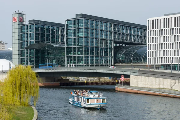 Berlin's main railway station — Stock Photo, Image