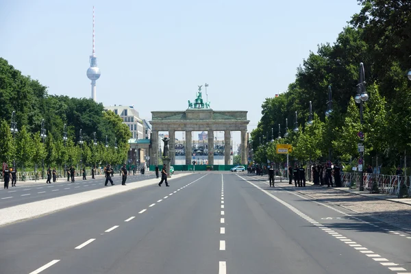 Polisen cordon nära Brandenburger Tor — Stockfoto