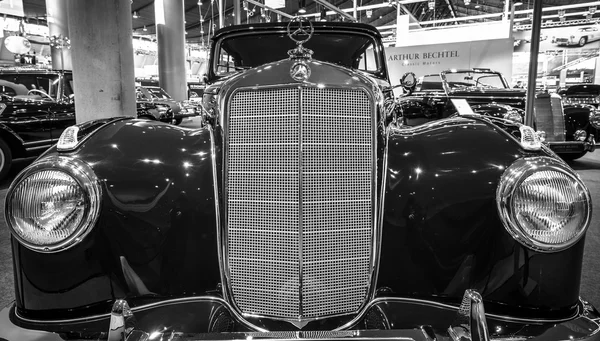 Fragment of a full-size luxury car Mercedes-Benz 220 "Cabriolet B" (W187), 1953 — Stock Photo, Image