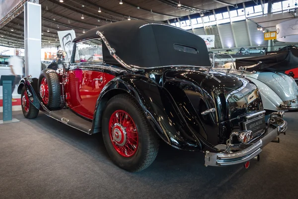 大旅游车梅赛德斯-奔驰 500k （W29） Cabriolet C， 1934. — 图库照片