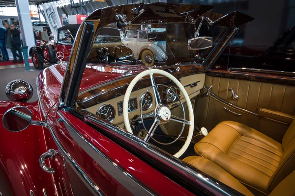 Kabine des Luxusautos Mercedes-Benz 170s (w191) "Cabriolet a", 1950. — Stockfoto