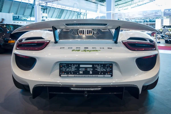 Orta motorlu plug-in hibrid spor otomobil Porsche 918 Spyder, 2015. — Stok fotoğraf