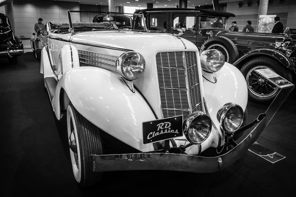 Vintage car Auburn 852 Phaeton Sedan, 1936. — Stock Photo, Image