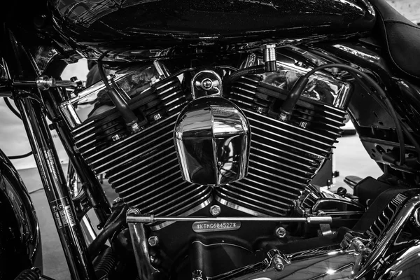 Fragmento de uma motocicleta Harley-Davidson Road Glide, 2016 . — Fotografia de Stock