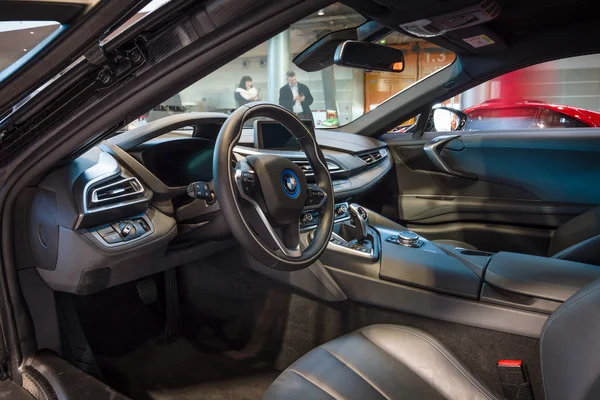 Cabine van een plug-in Hybrid sportwagen BMW i8. — Stockfoto