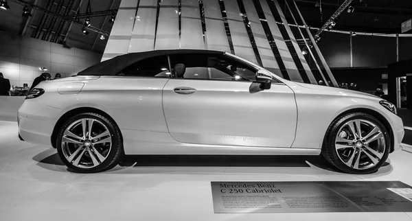 Kompakt executive otomobil Mercedes-Benz C250 Cabriolet (W205), 2016. — Stok fotoğraf