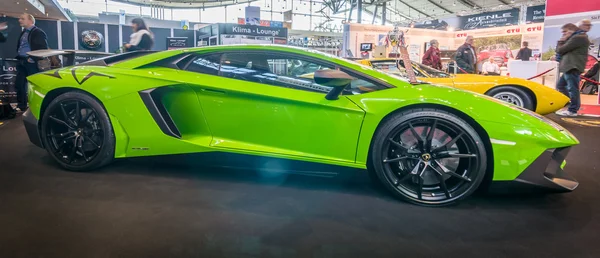 Coche deportivo mediano Lamborghini Aventador LP 750-4 SuperVeloce, 2016 — Foto de Stock