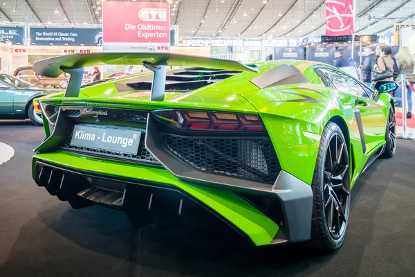 Μεσαία σπορ αυτοκίνητο Λαμποργκίνι Aventador LP 750-4 υπερταχύτητες, 2016 — Φωτογραφία Αρχείου