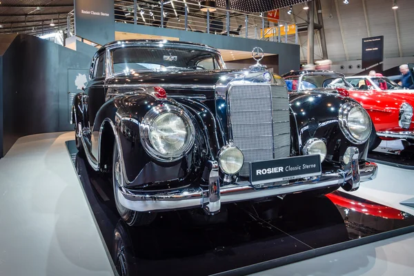 Vintage car Mercedes-Benz 300 Sc Coupe (W188 II), 1956. — Stock Photo, Image