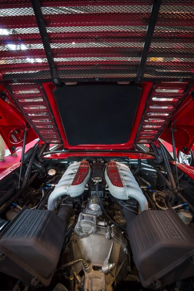 Engine of sports car Ferrari F512 M Testarossa, 1995. — Stock Photo, Image